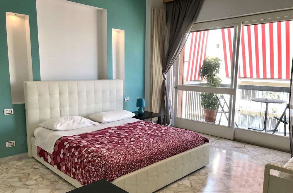 PANORAMIC, DOUBLE BED, CITY VIEW