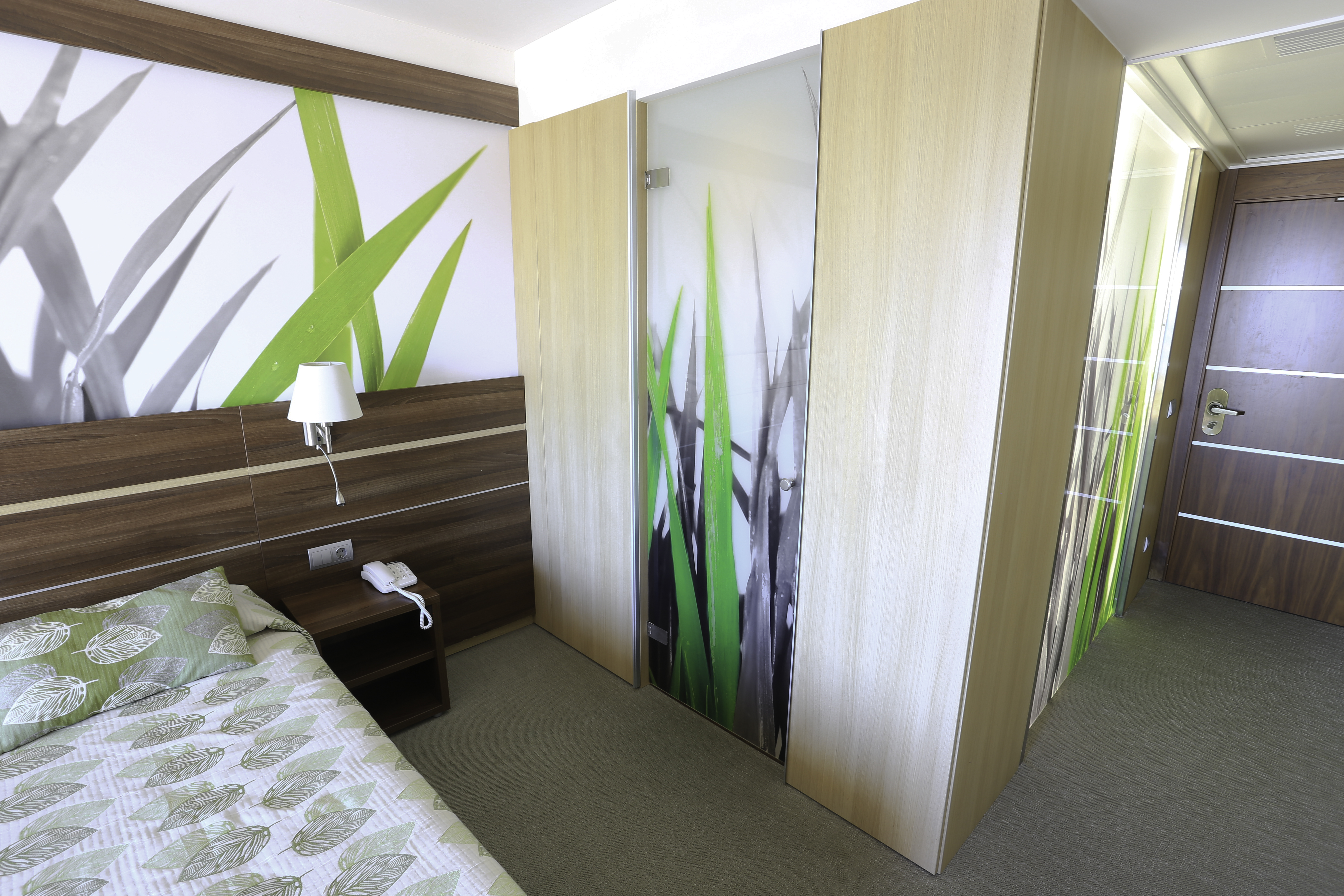 Style, Double Bed, with View, Balcony 3/6