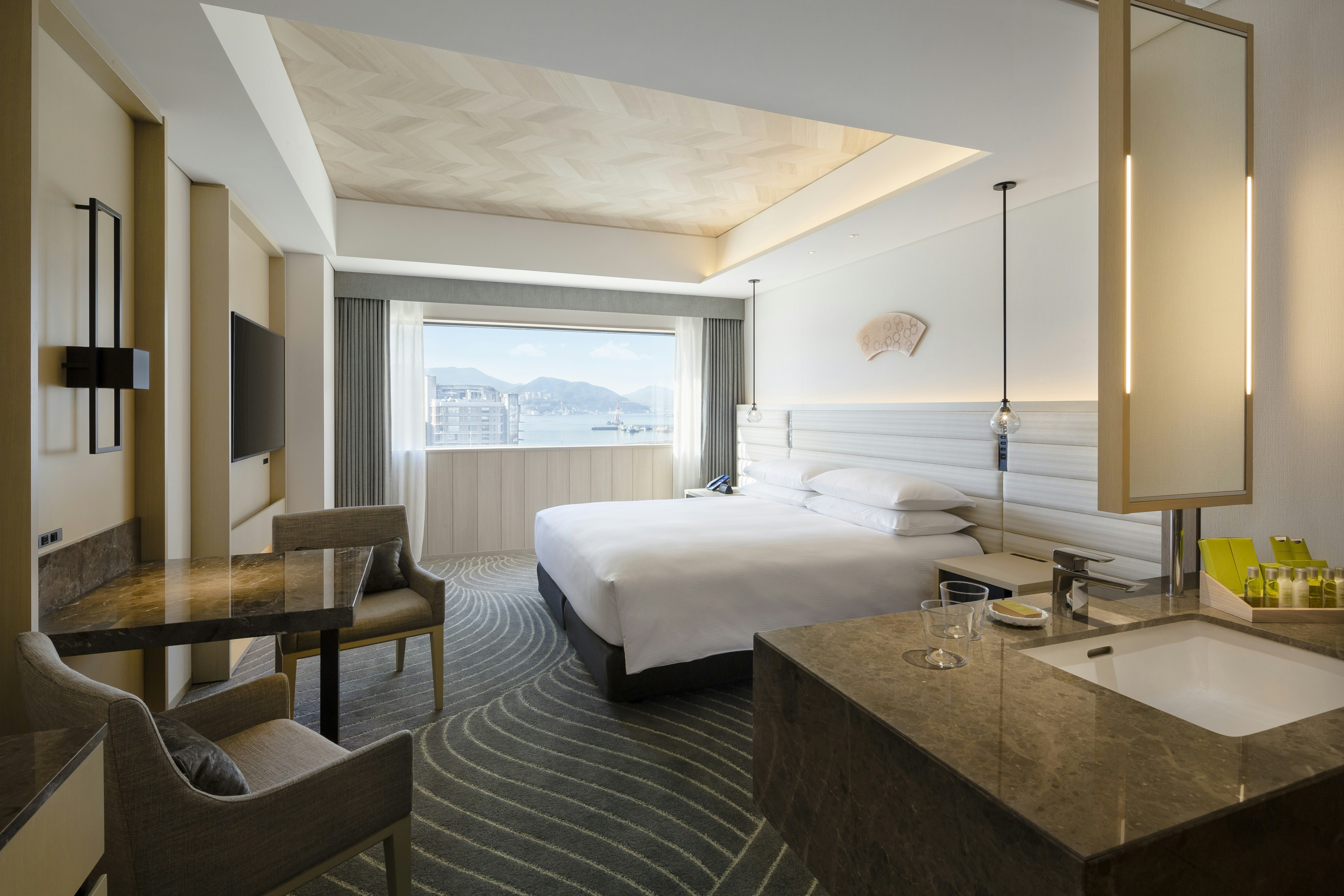 Deluxe, King Bed