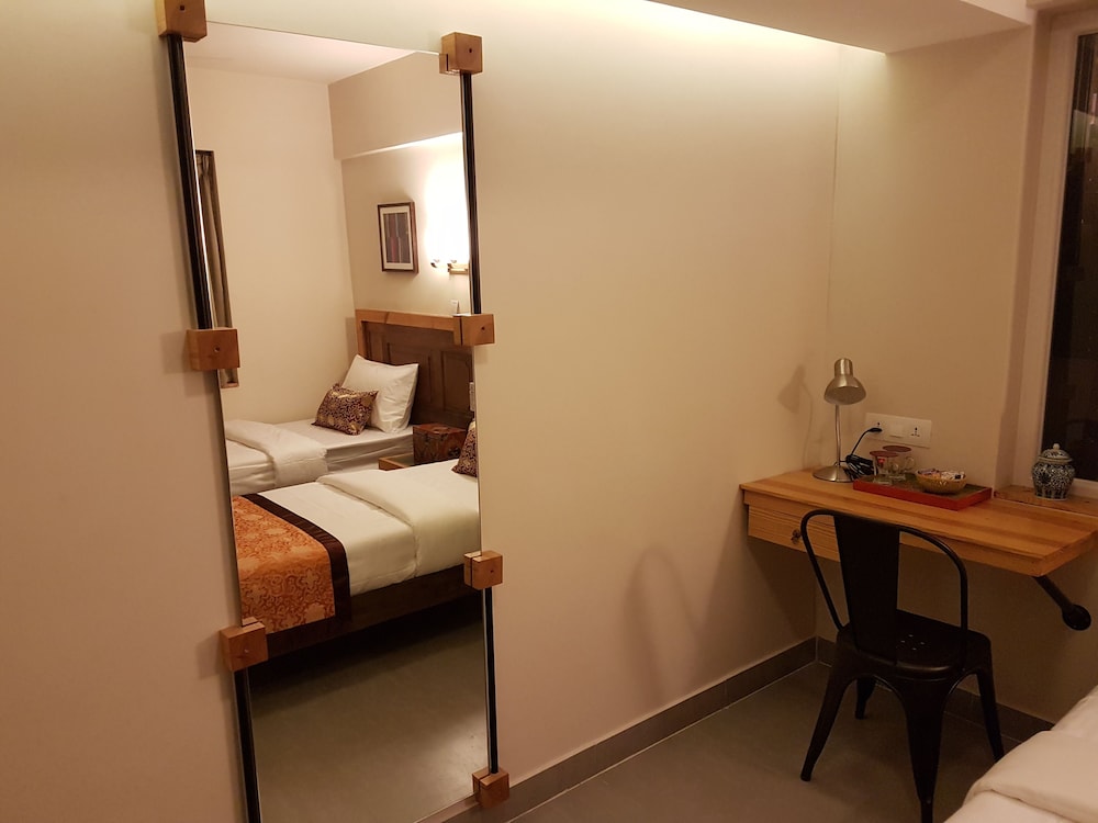 UTSE SUITES 46/46