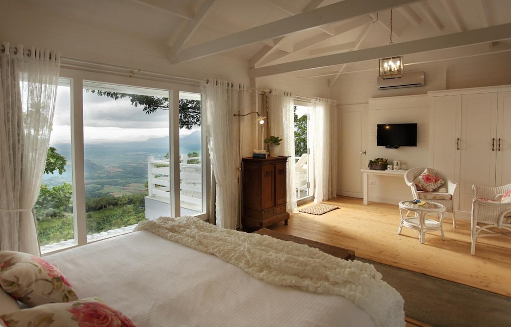 Hills And Hues Resort Thekkady 20/68