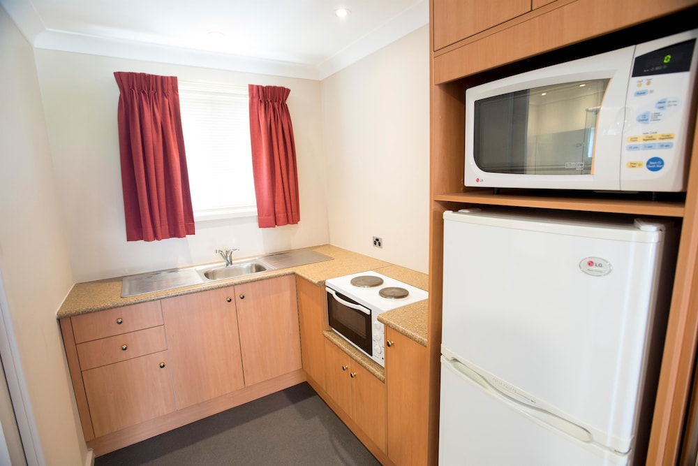 Best Western Plus All Settlers Motor Inn 5/34