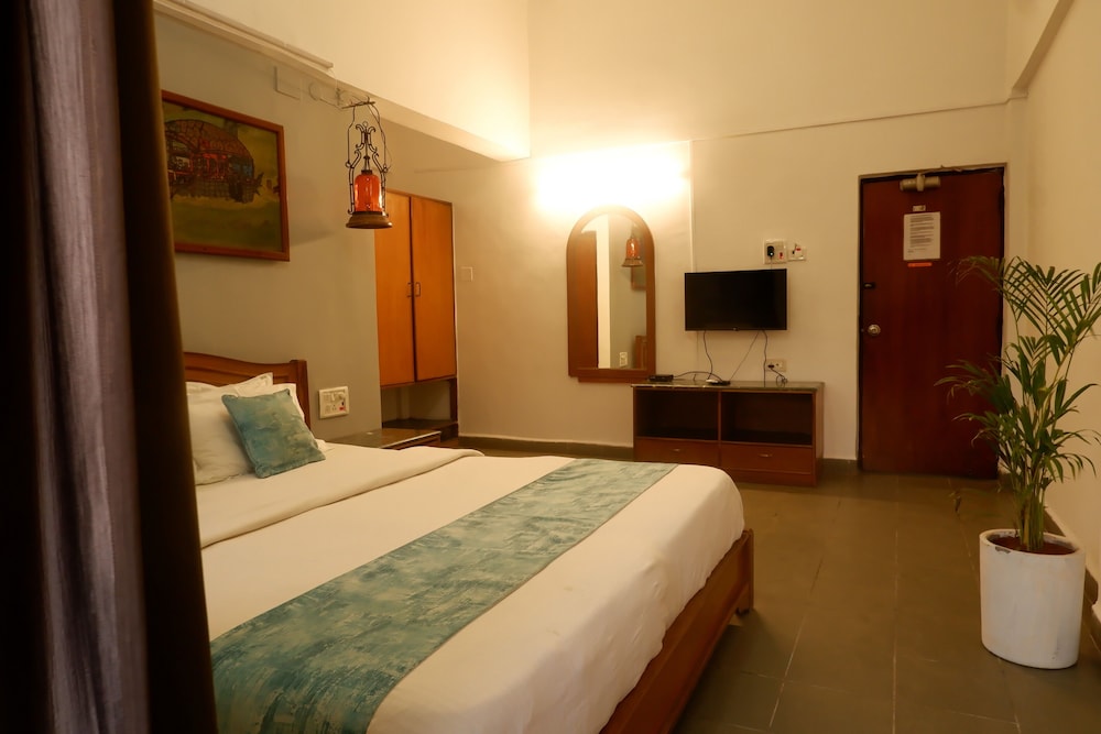 Falcon Resorts 21/70