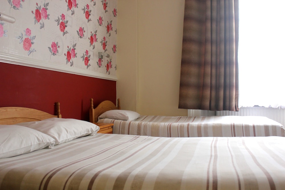 ROOM, TRIPLE