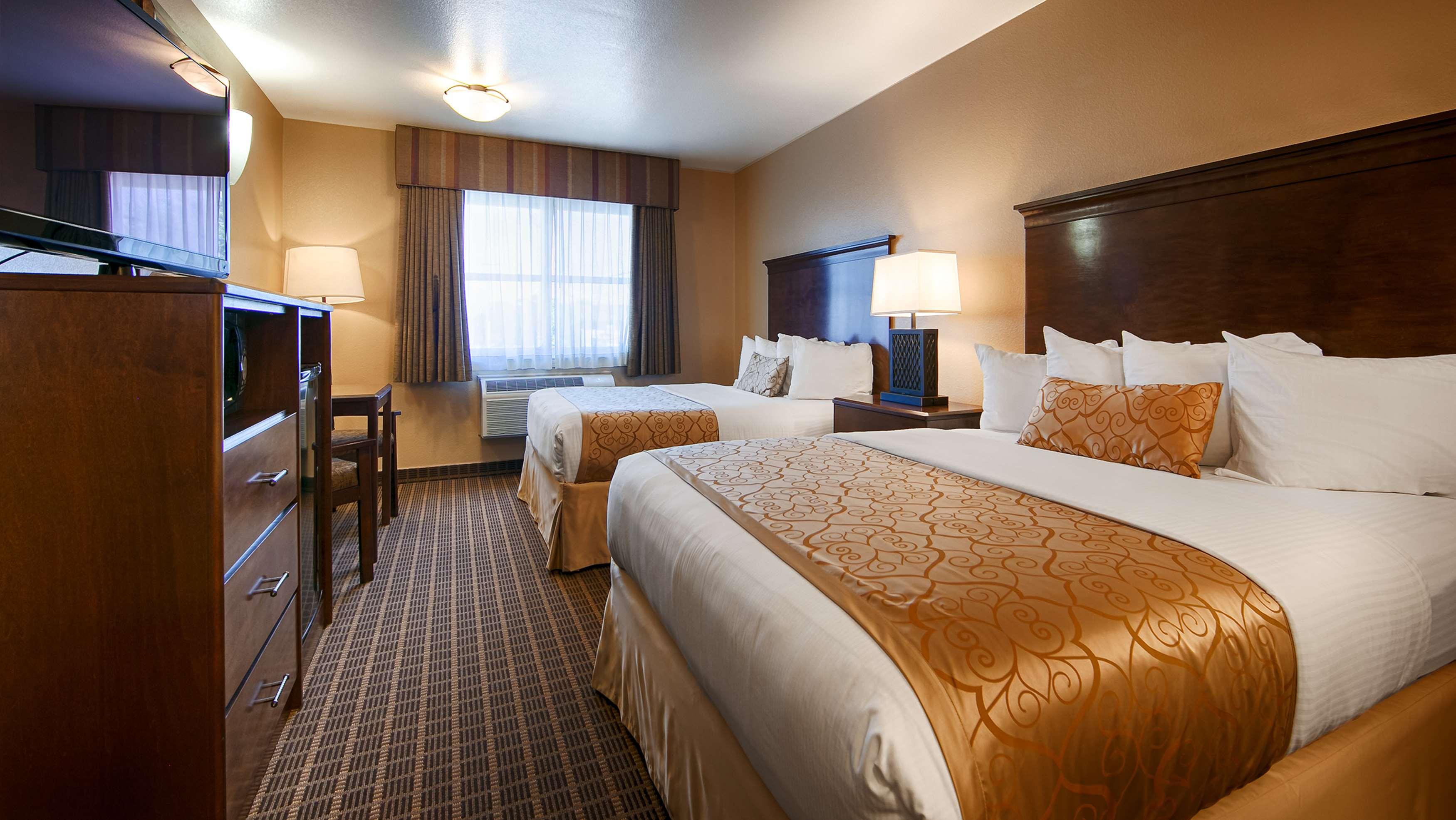 Suite, 2 Double Beds, King Bed, with Extra Double Bed