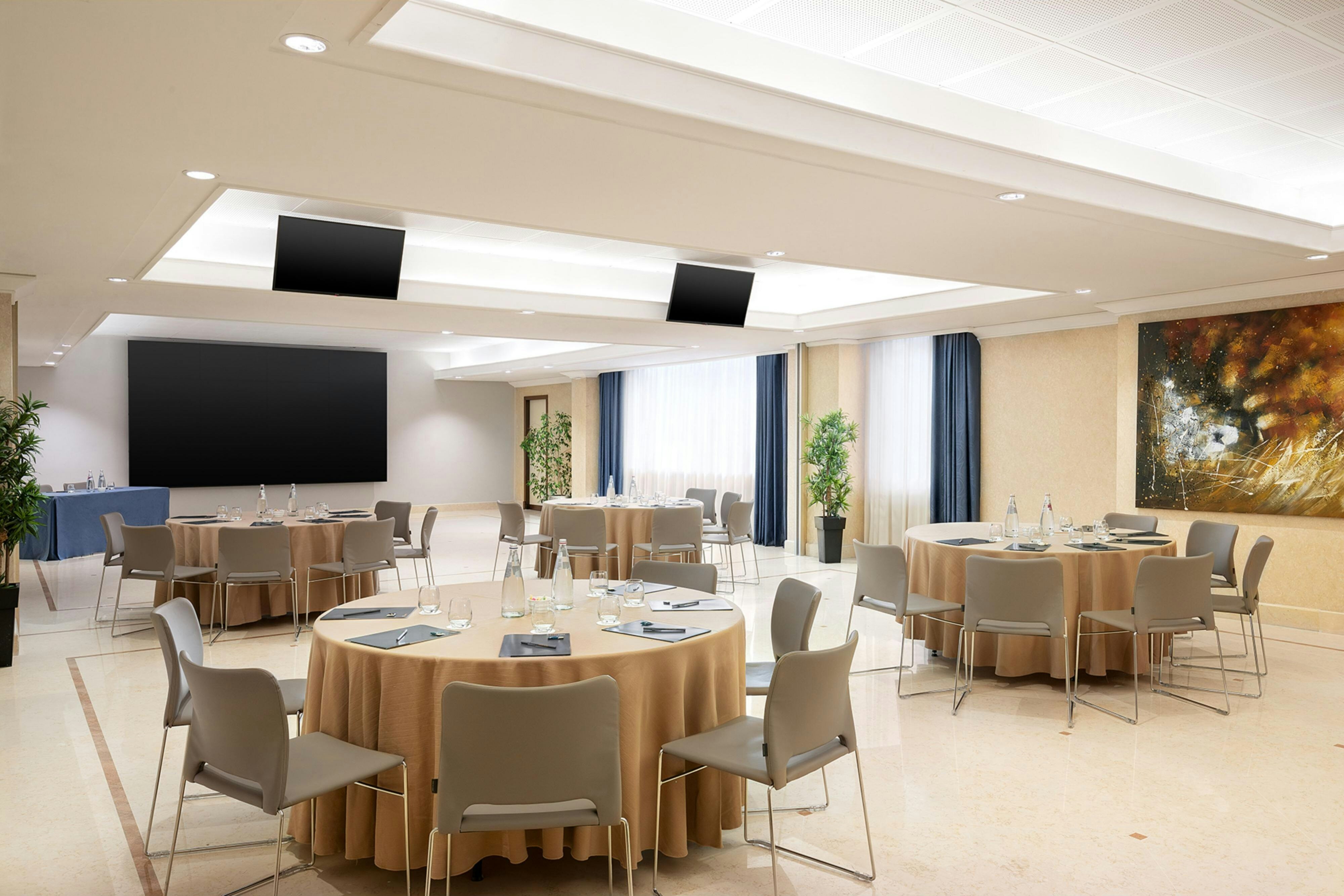 Courtyard By Marriott Rome Central Park 71/72