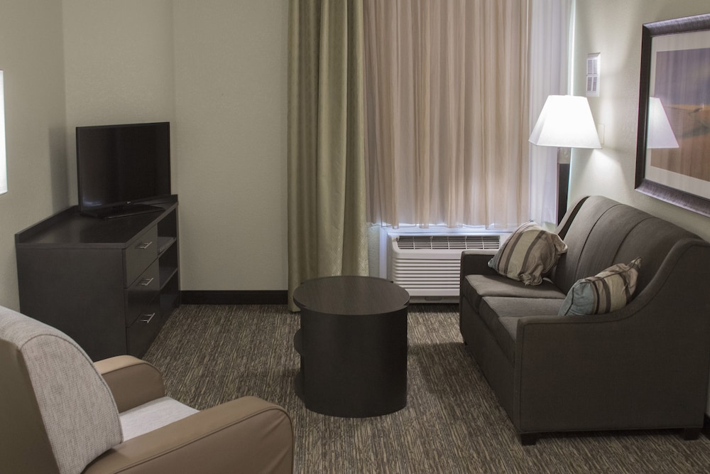 Candlewood Suites Bismarck 32/51