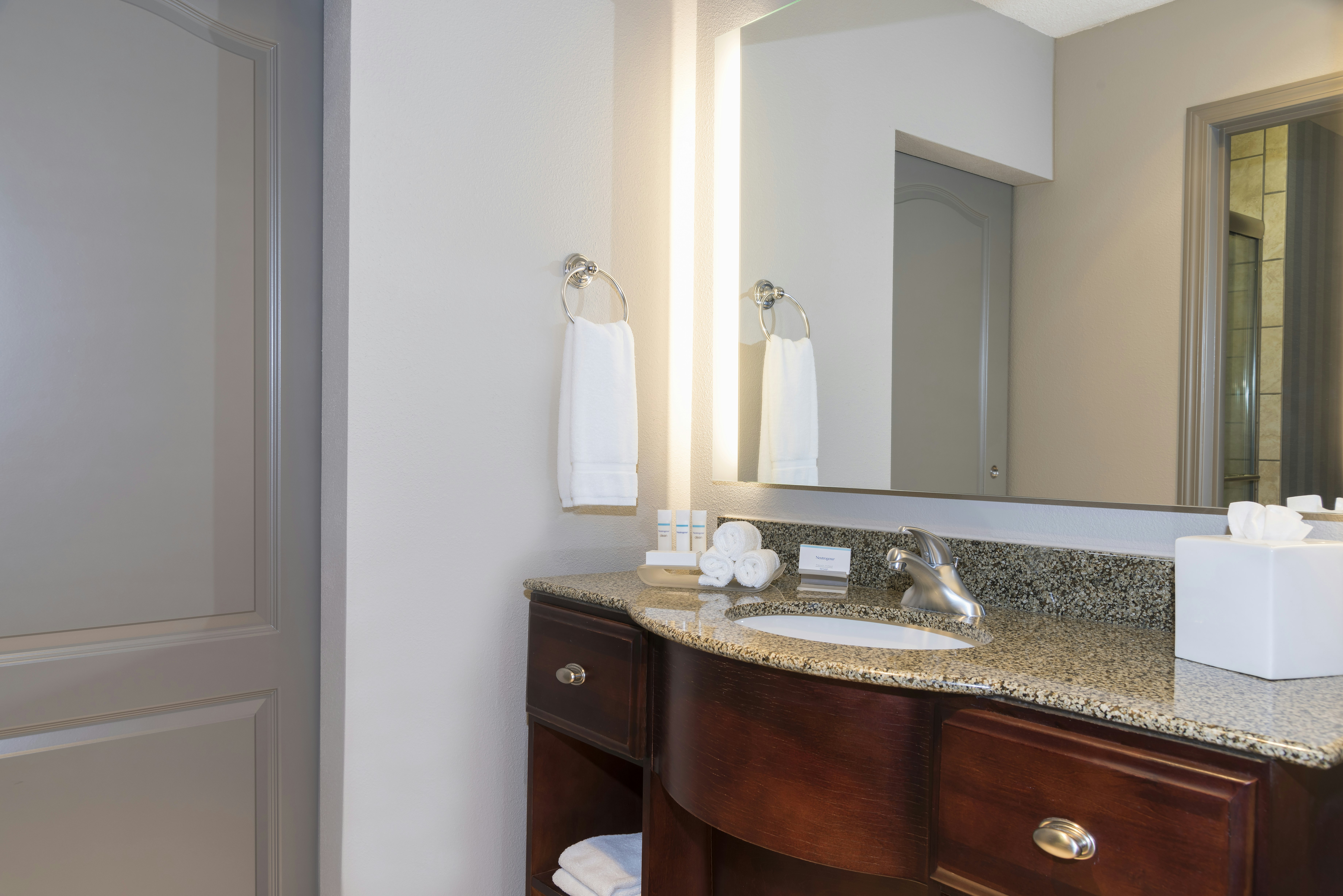 Homewood Suites By Hilton Bloomington 43/44
