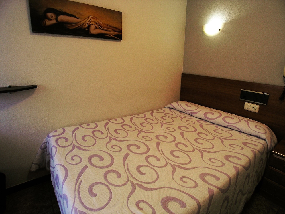 Iraipe Gorbea Hotel 33/48