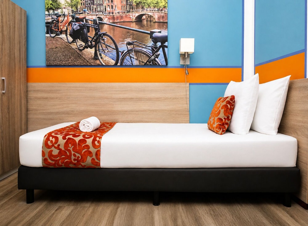 غرفة مفردة، Amsterdam Teleport Hotel 9/11