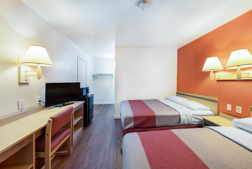 Motel6 Greenville, TX 23/45