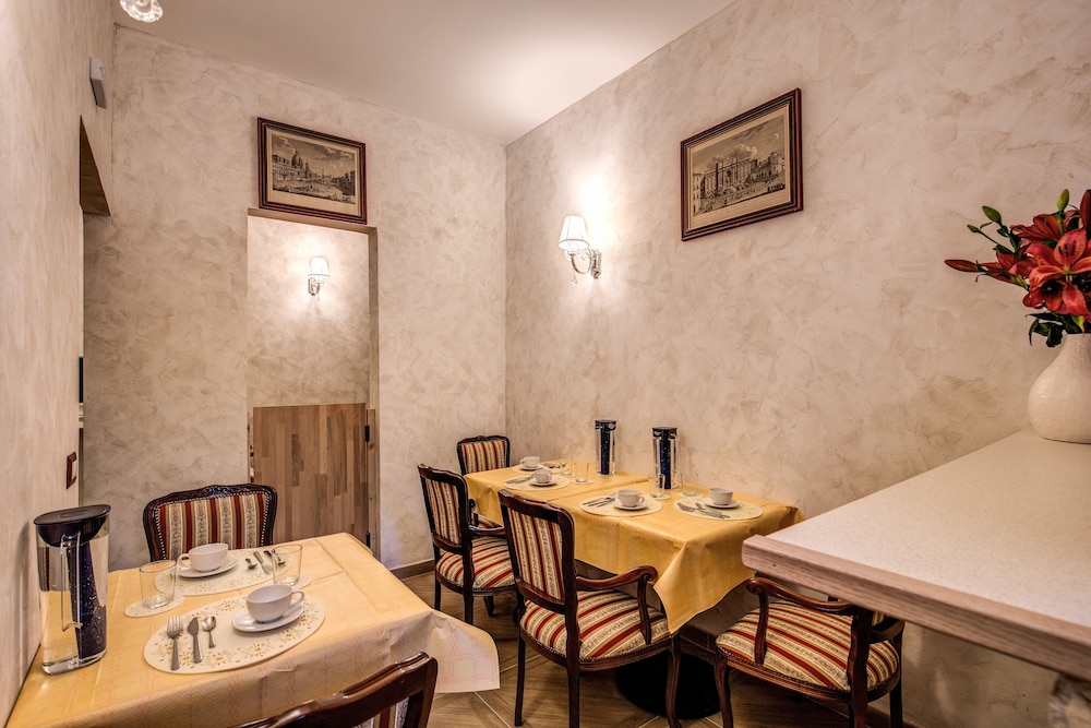 Amici Guesthouse 28/40