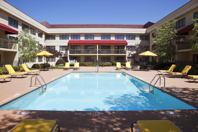 DoubleTree Suites by Hilton Cincinnati - Blue Ash 4/38