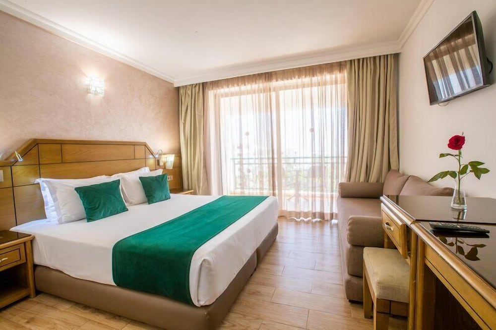 غرفة قياسية بسريرين منفصلين بإطلالة على الشاطئ مع أريكة، Argana Hotel 3/10