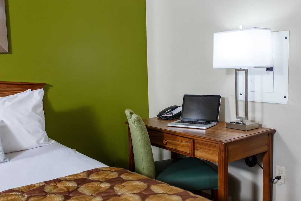 Extended Stay Airport 19/50