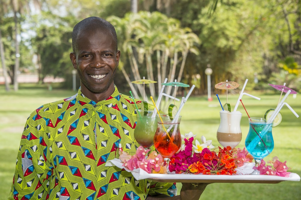 Senegambia Beach Hotel 64/73