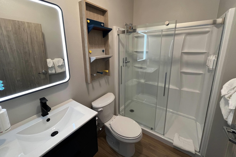 Microtel Inn & Suites by Wyndham Tooele 43/46