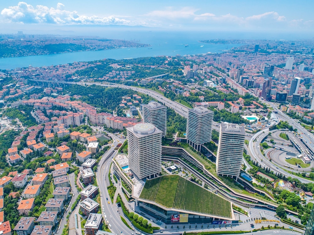 RAFFLES ISTANBUL 67/68