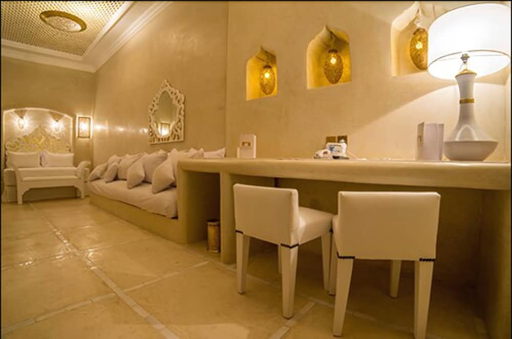 Palais Blanc Riad 48/55