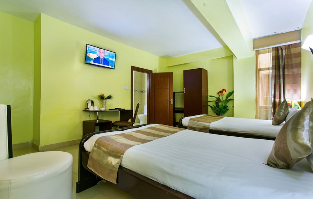 The Legacy Hotel & Suites 10/33