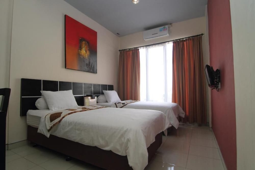 Puri Chorus Hotel 25/57