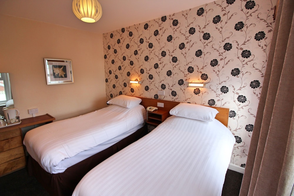 ROOM, TWIN BEDS