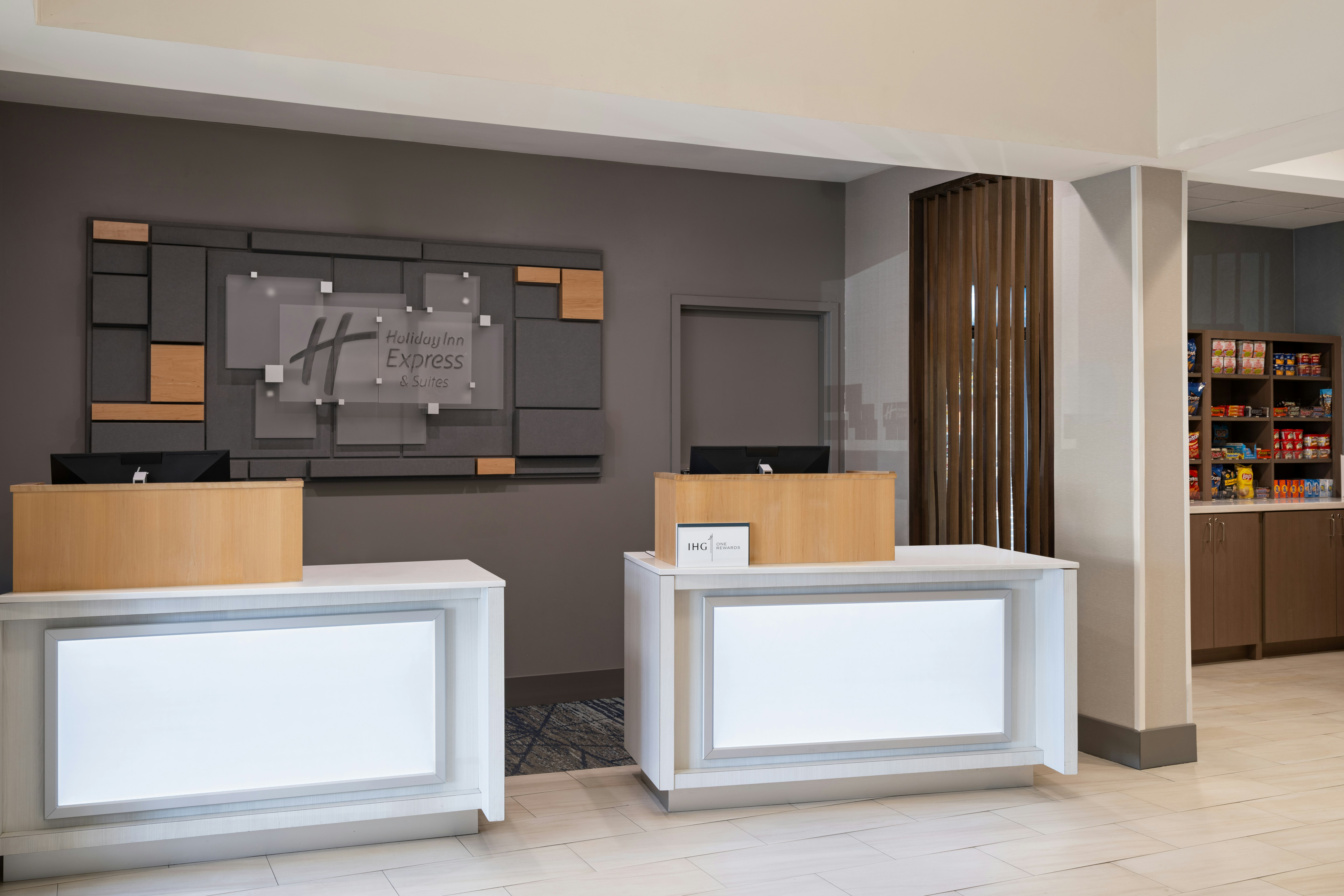 Holiday Inn Express and Suites St. Petersburg North (I-275), an IHG Hotel 11/58