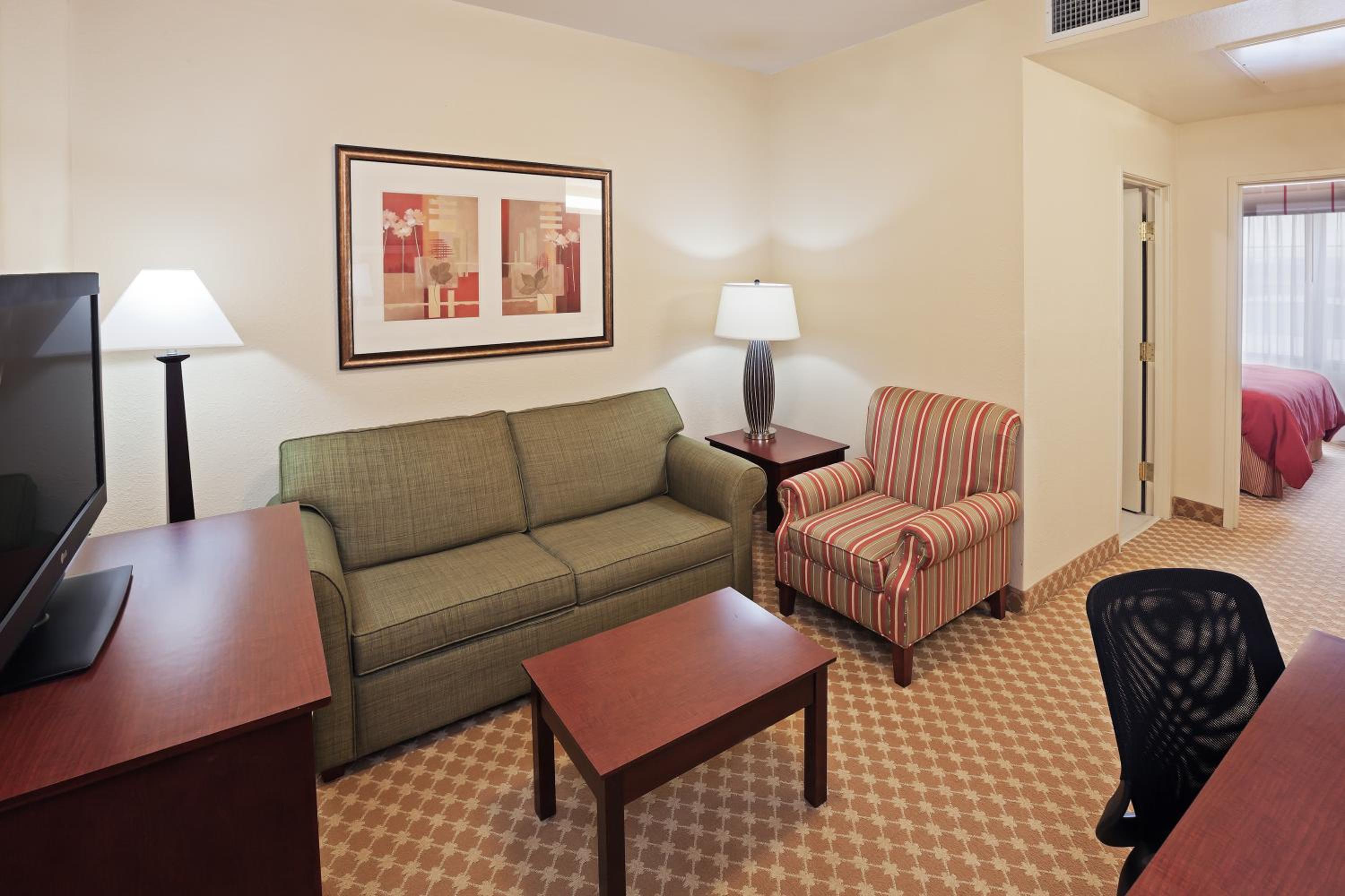 1 Bedroom, Suite, King Bed, Sofa