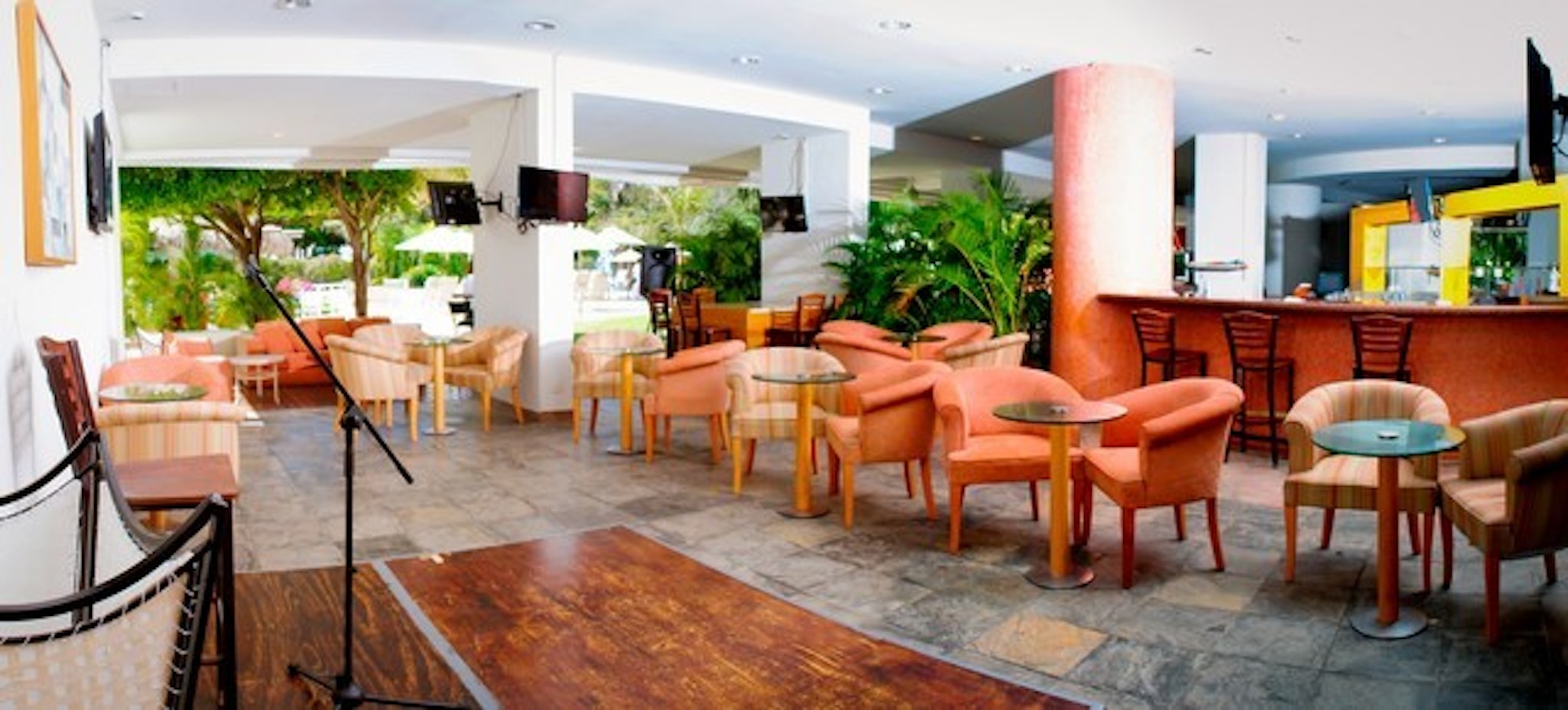 Gamma Plaza Ixtapa 38/56