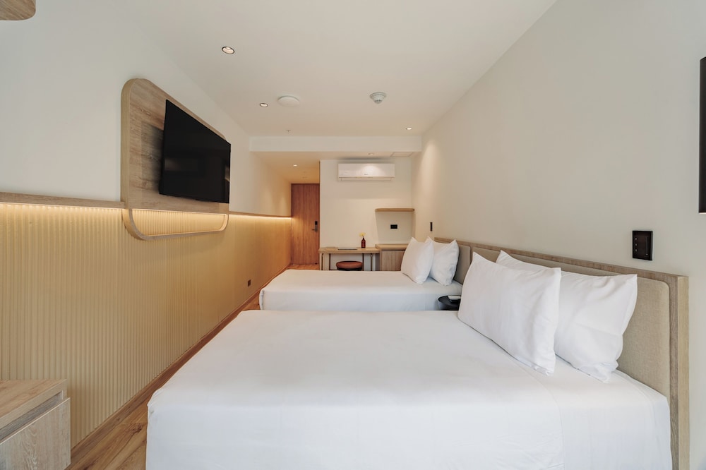 Lomm Hotel By Somos The Group 11/50