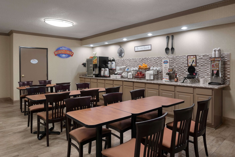 Baymont By Wyndham Belleville Airport Area 24/33