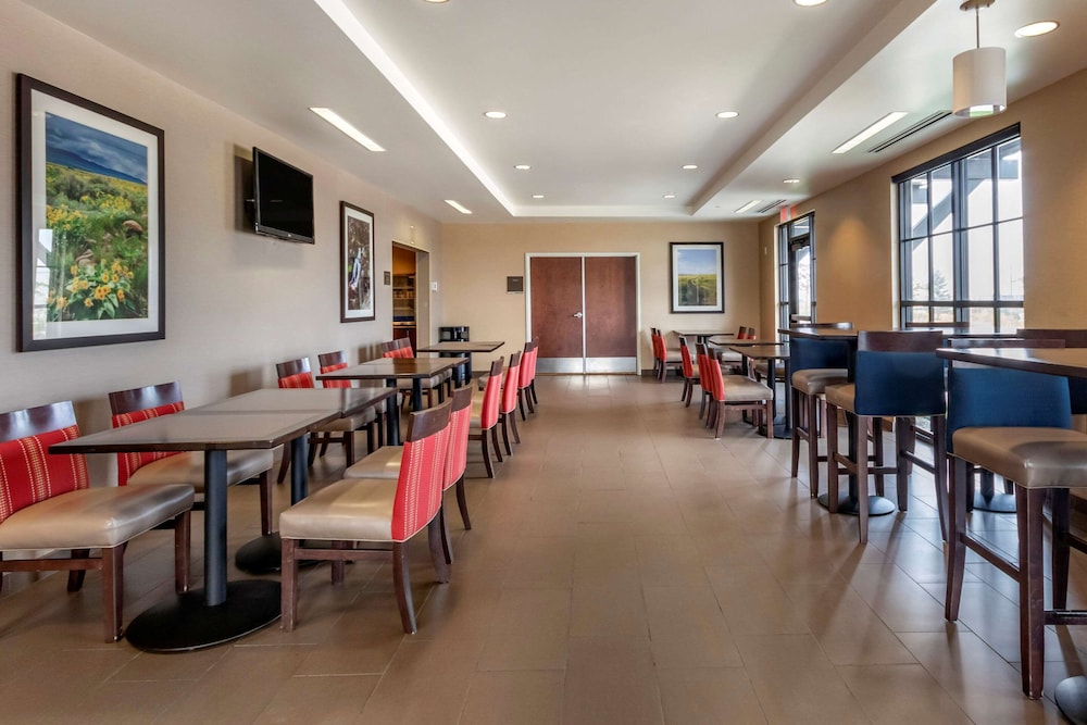 Comfort Suites Airport-University 20/33