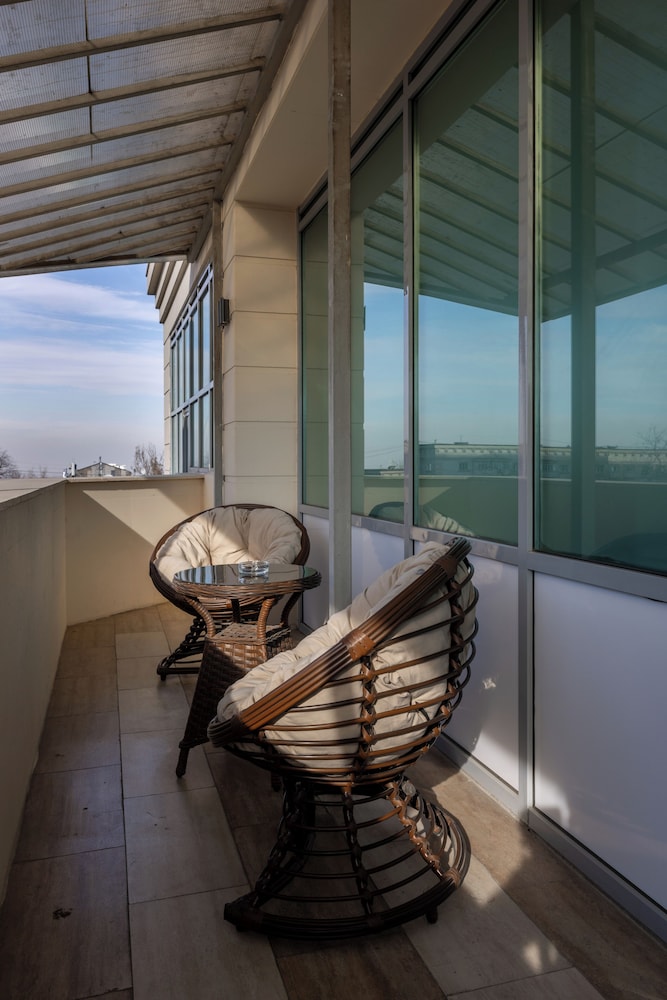 Mountain View Residence Hotel 30/58