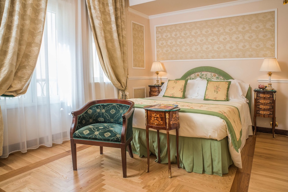 CLASSIC, DOUBLE OR TWIN BED