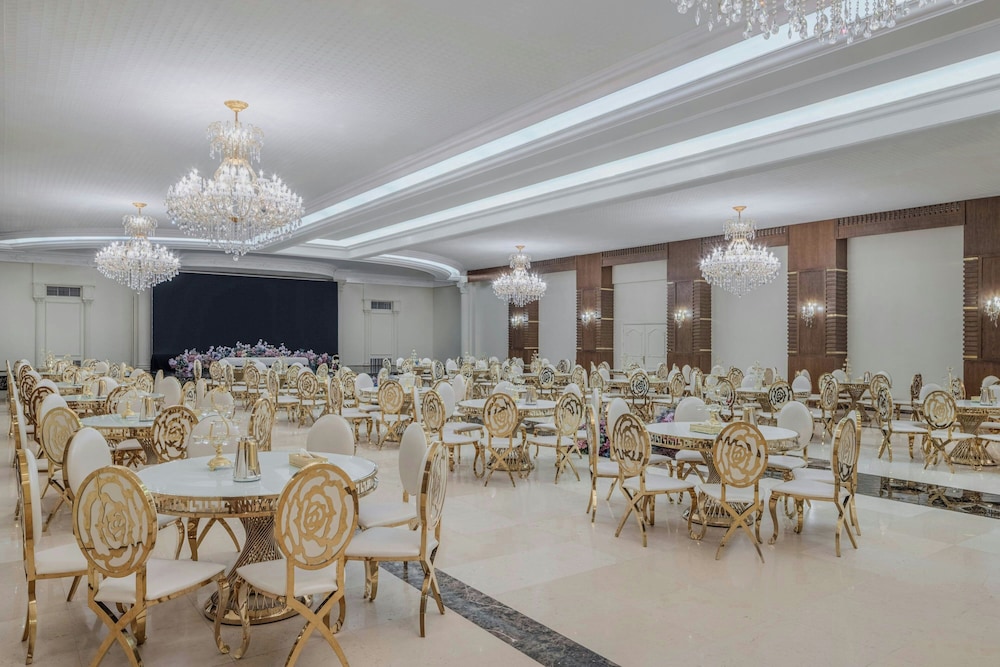 فندق المدينة مريديان(Le Meridien Medina) 52/60