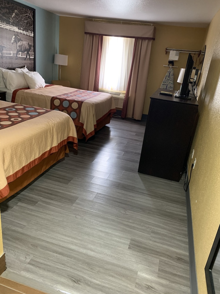 Super 8 By Wyndham Richmond KY 9/40
