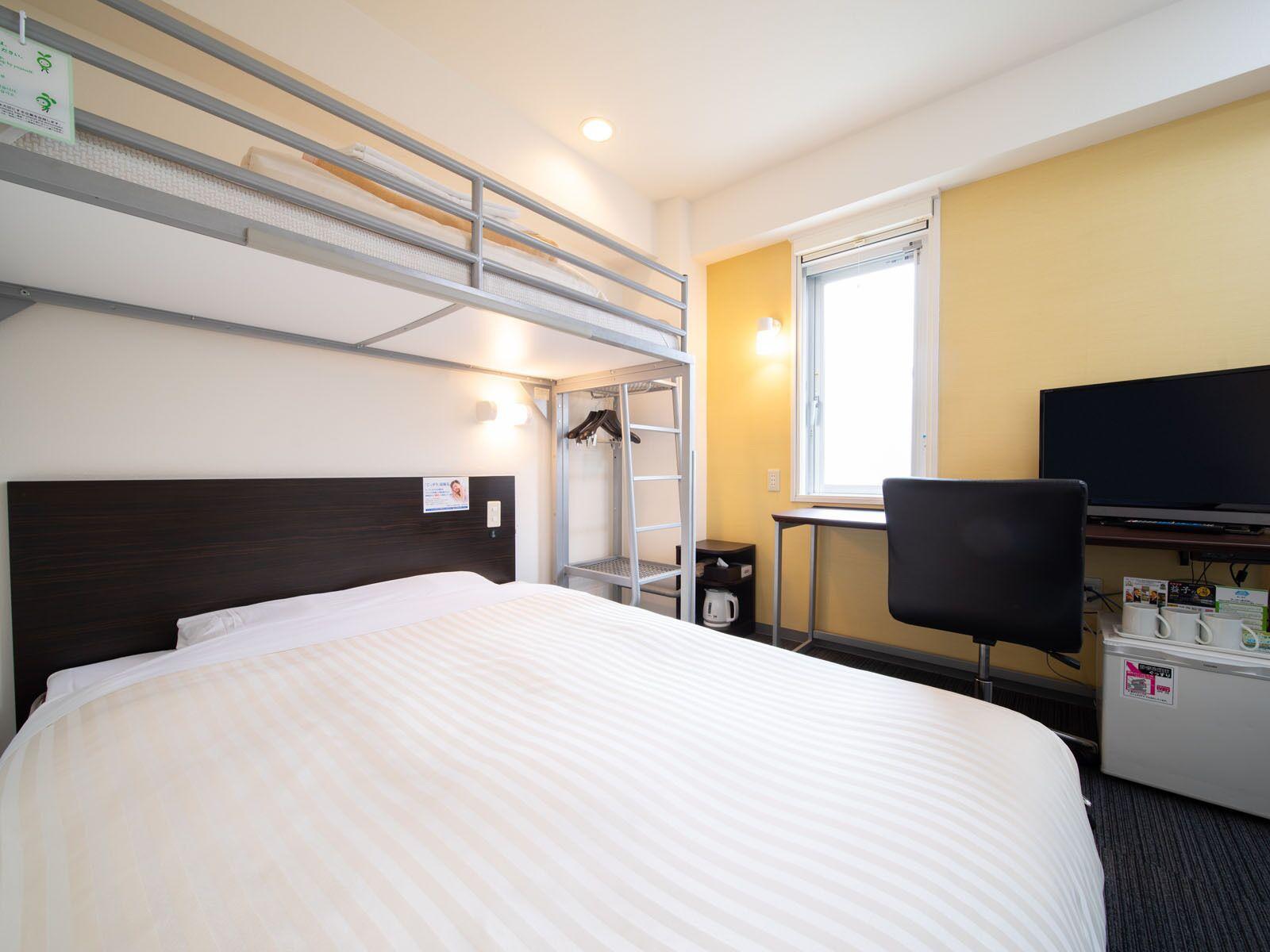 Room, Loft Bed
