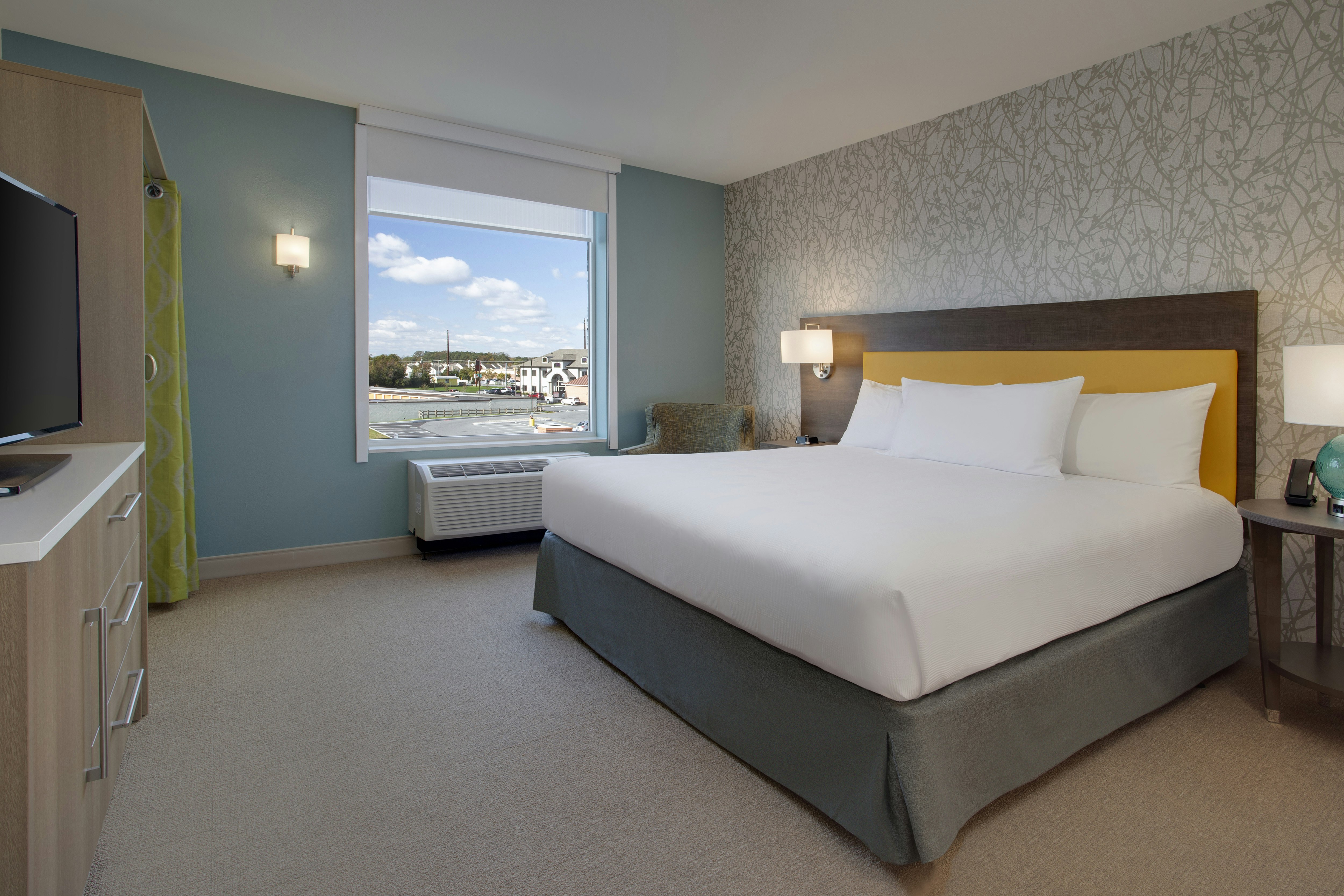 Suite, King Bed, Accessible