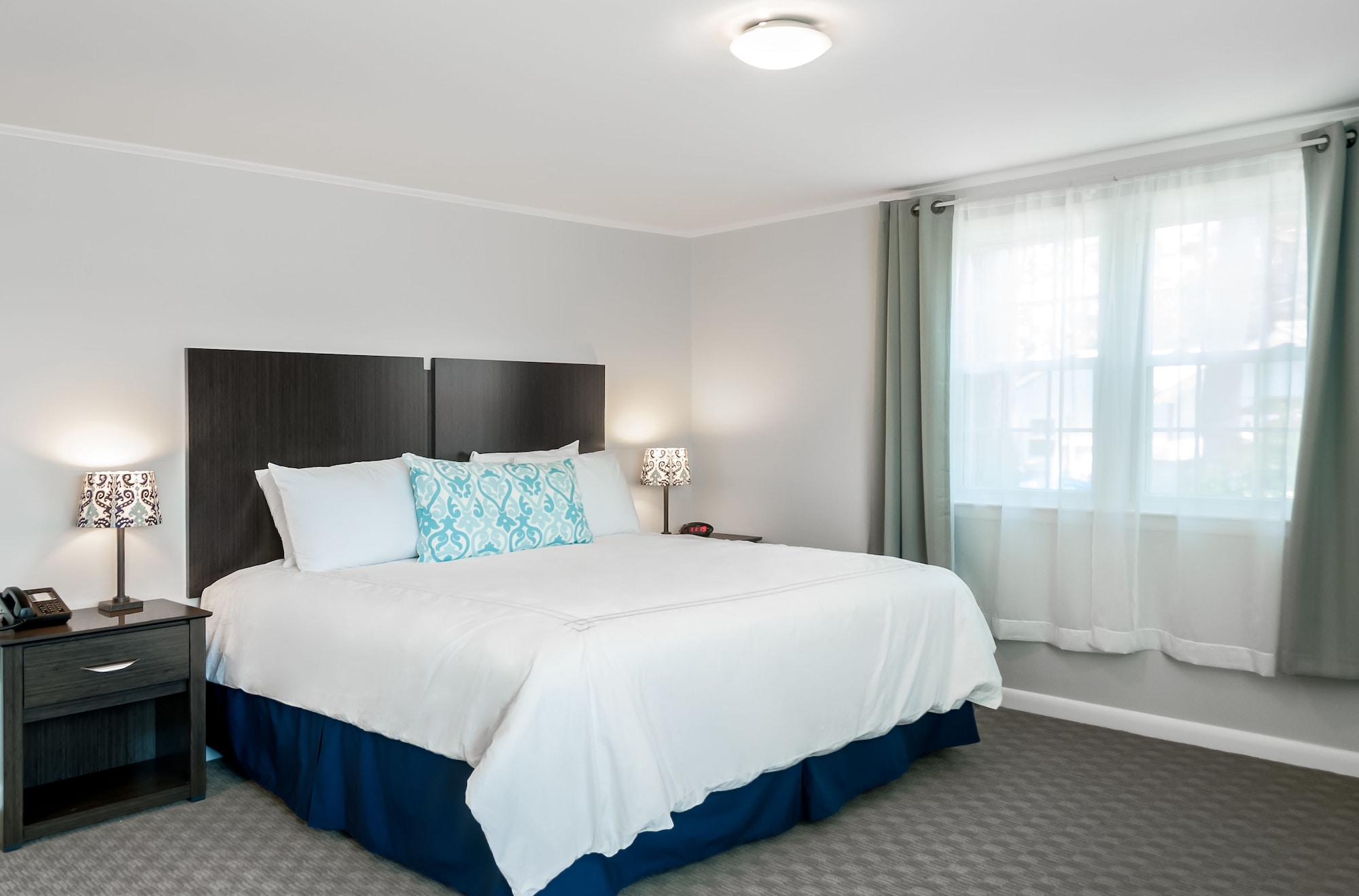 Studio, Queen Bed, Kitchenette, Kittery Inn and Suites 2/4
