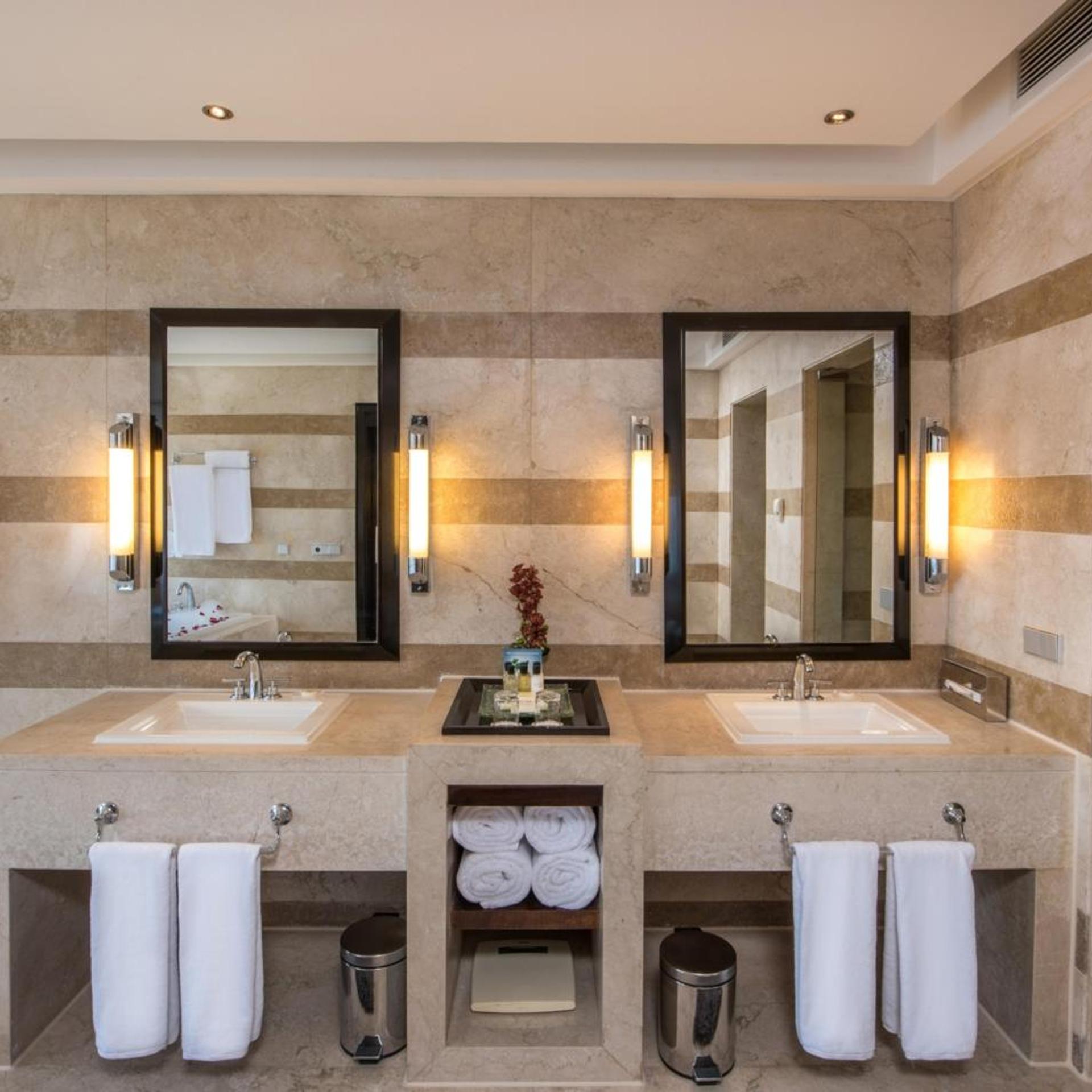 Infinity, Suite, Reef Oasis Blue Bay Resort and Spa 4/5