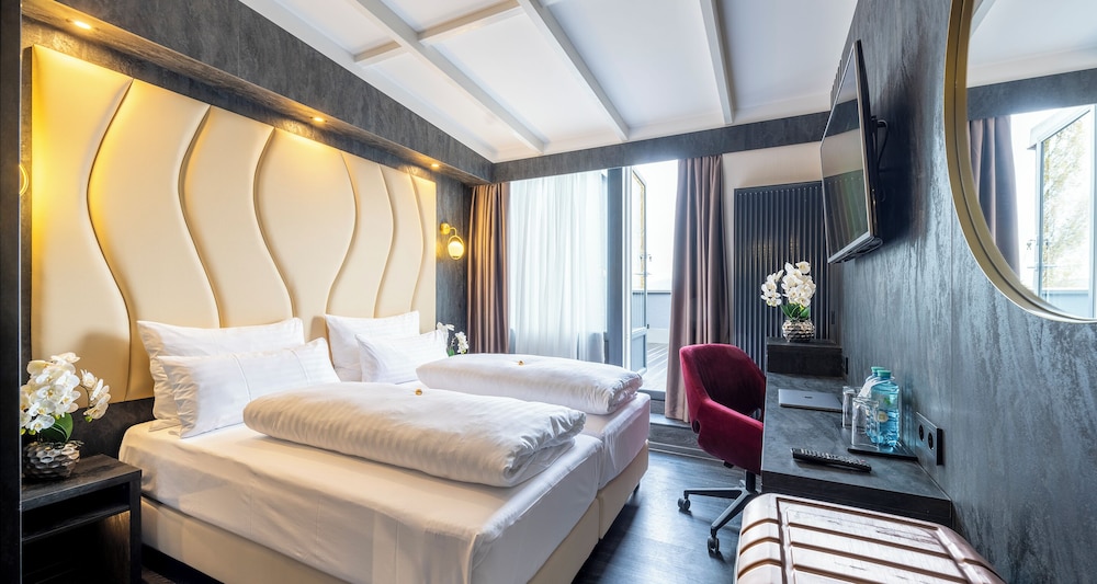 SUPERIOR, DOUBLE BED