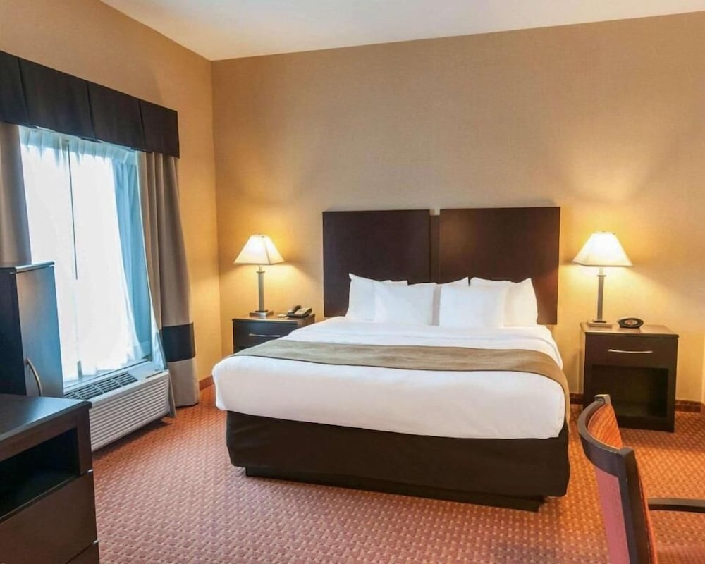Spark by Hilton Exton 7/38