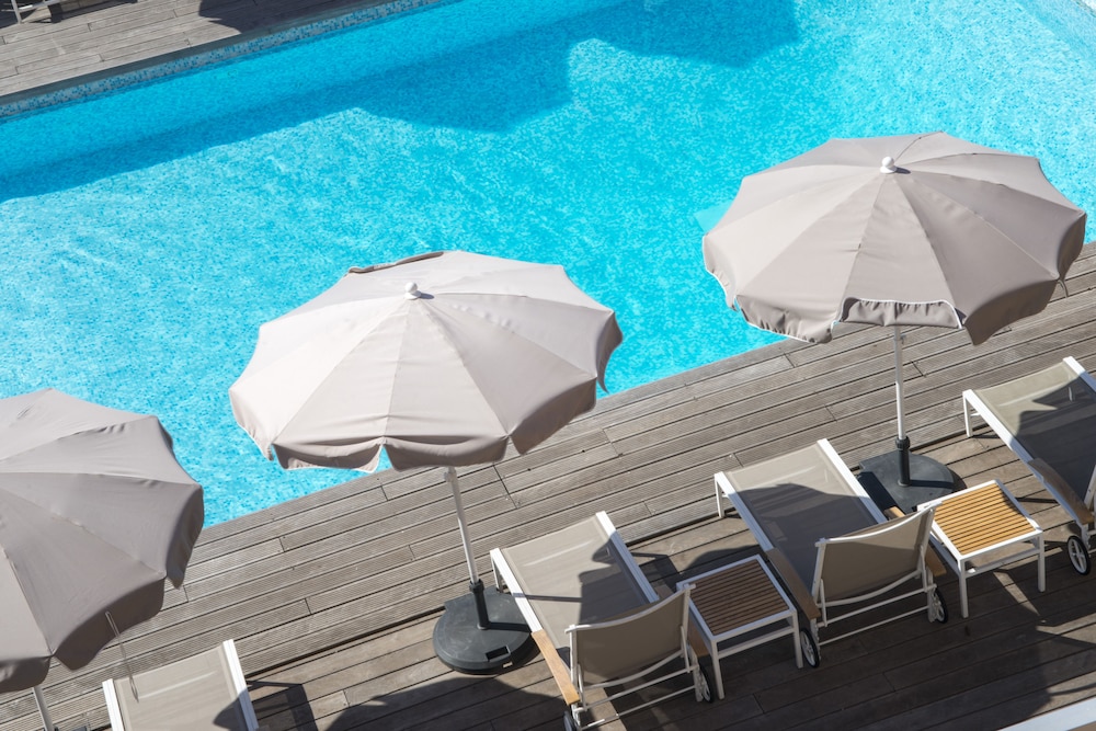 Mercure Hyeres Centre 33/73