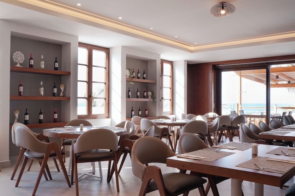 Roda Beach Resort & Spa 33/49