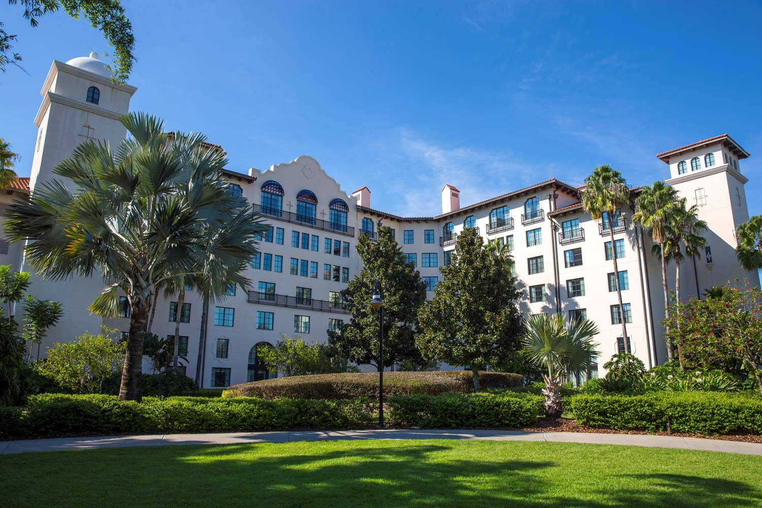 Universal's Hard Rock Hotel 67/69