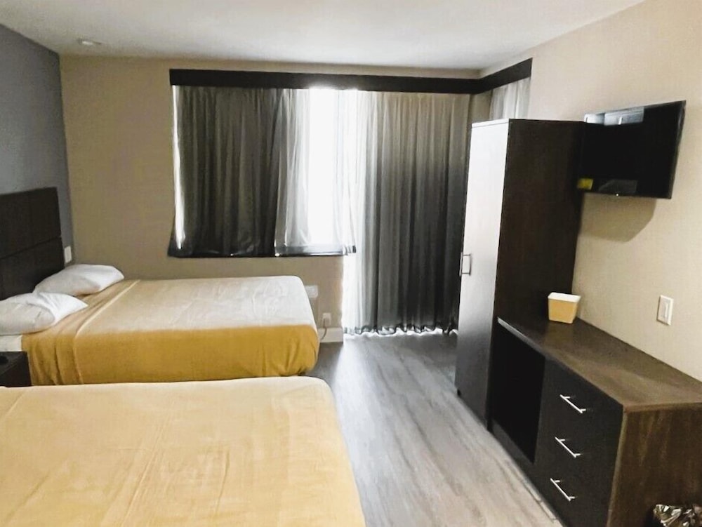 Basic, 2 Queen Beds