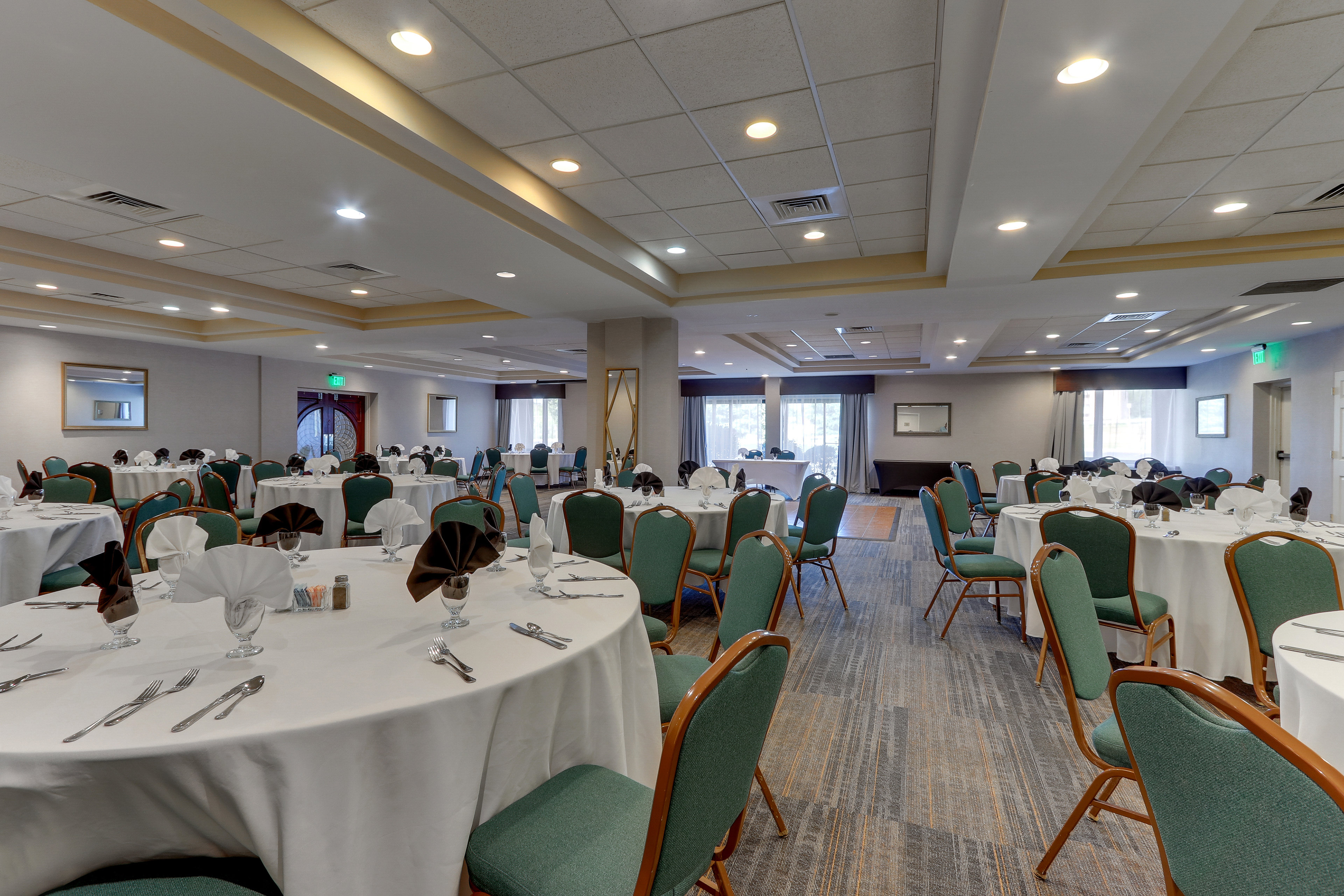 Holiday Inn Express Aberdeen Chesapeake House 54/58