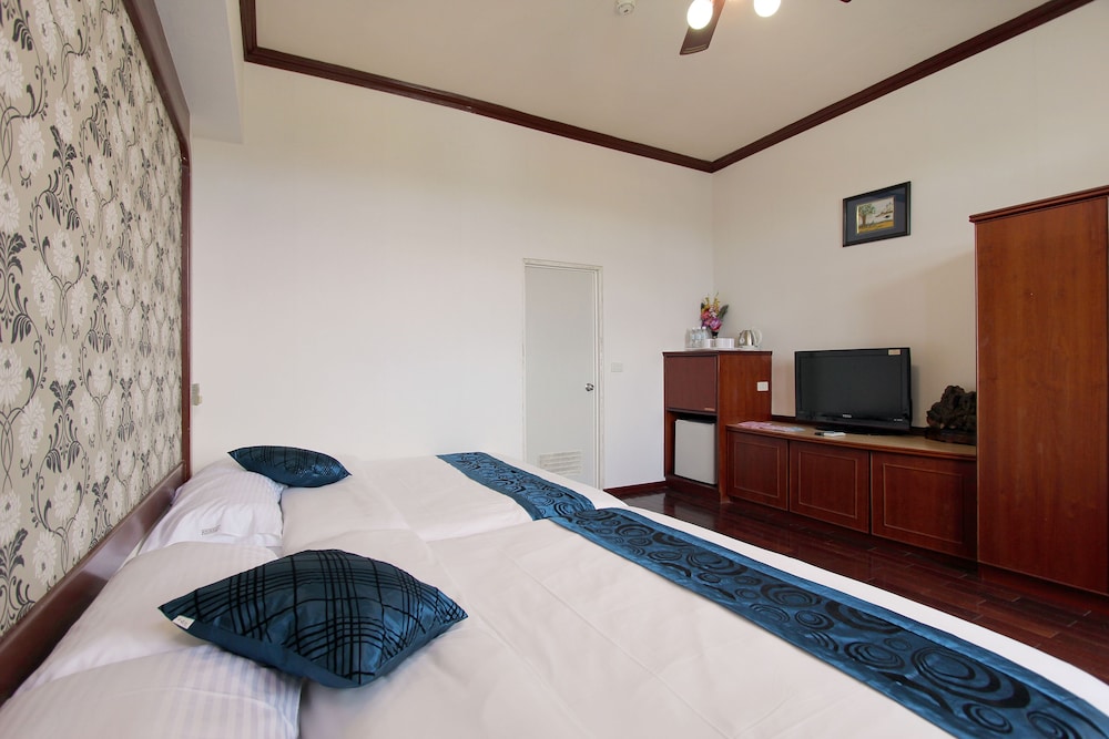 Tau Tau Chu Hotel 40/66