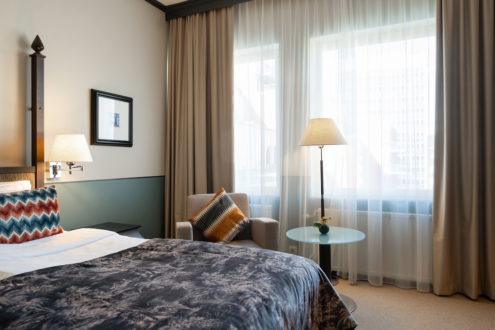 Elite Palace Hotel 20/76