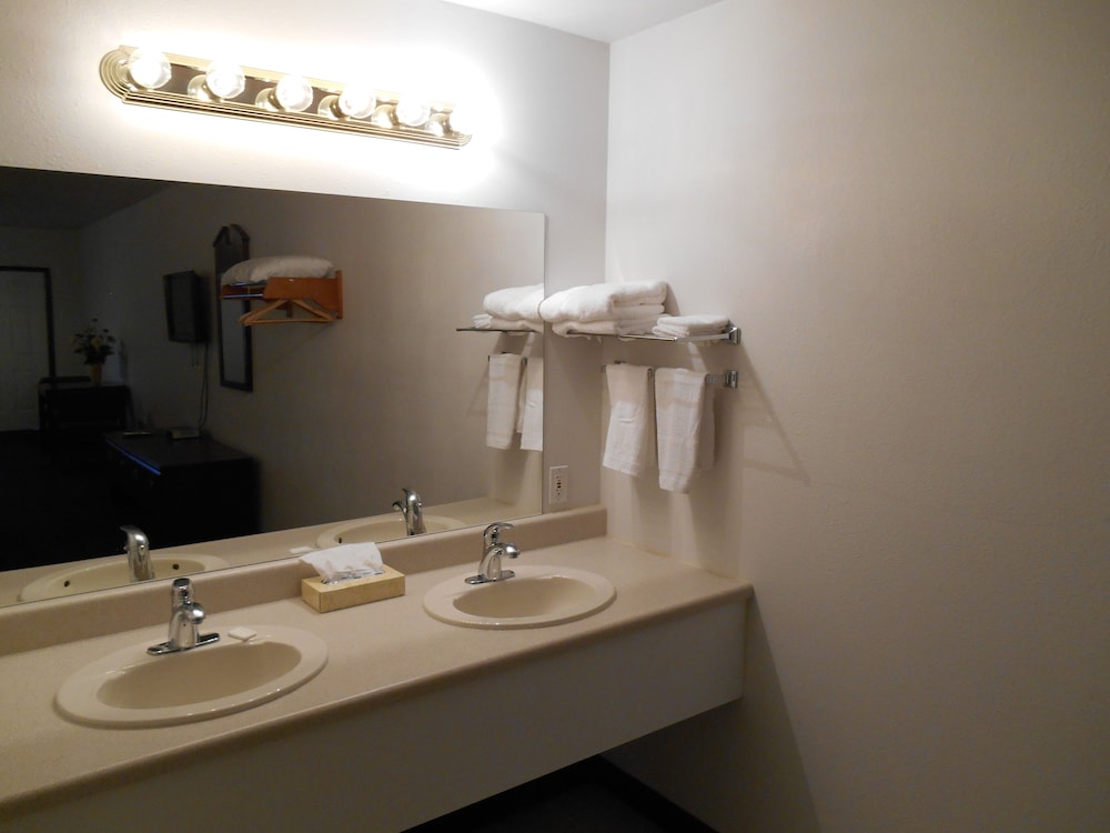 Guesthouse Inn & Suites Montesano 26/34